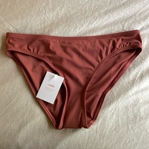 The Bikini Bottom - Glossy Eco Nylon - Clay - M